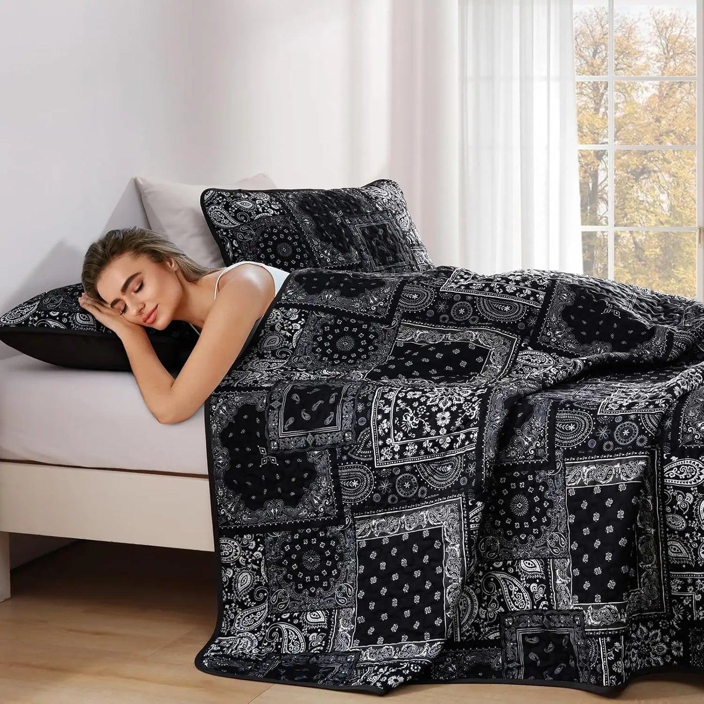 King Size Patchwork Quilt Set, Black Grey Bedspread with Paisley Floral Design, Soft Microfiber 110"x90"